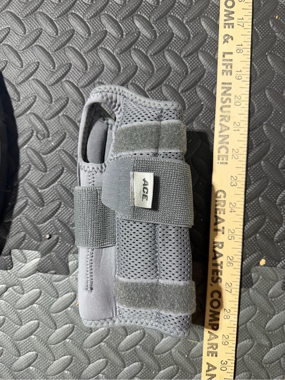 ACE wrist brace for left hand, women’s S-M
